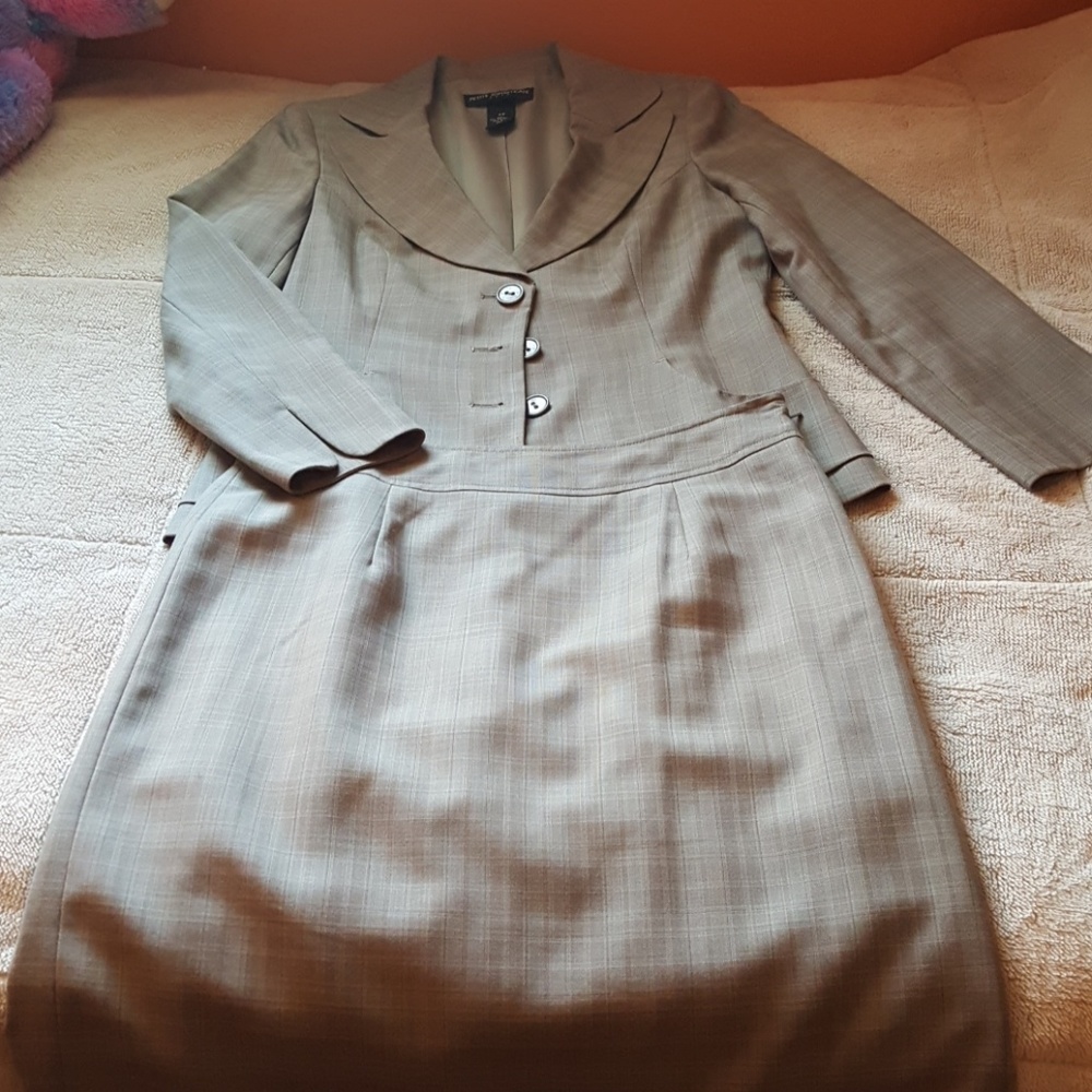 Classy Petite Sophisticate skirt suit